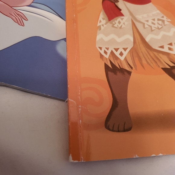 Disney Books x 5 - Picture 6 of 8